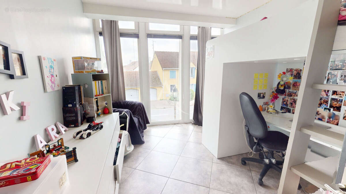 Appartement à CHILLY-MAZARIN