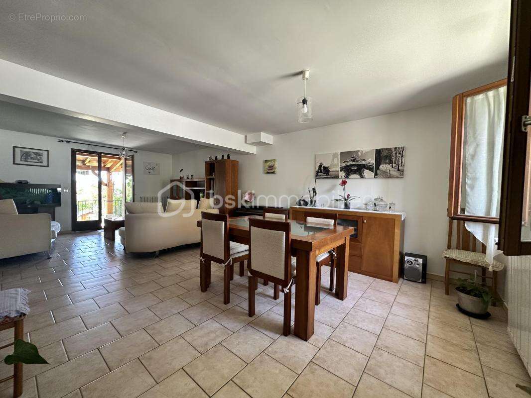 Maison à CORBEIL-ESSONNES