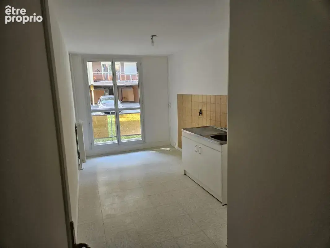 Appartement à COMBS-LA-VILLE