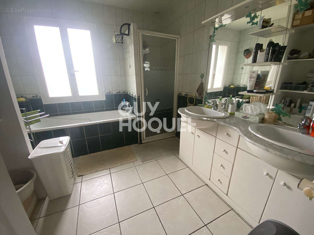 Maison à SAINTE-EULALIE-EN-BORN