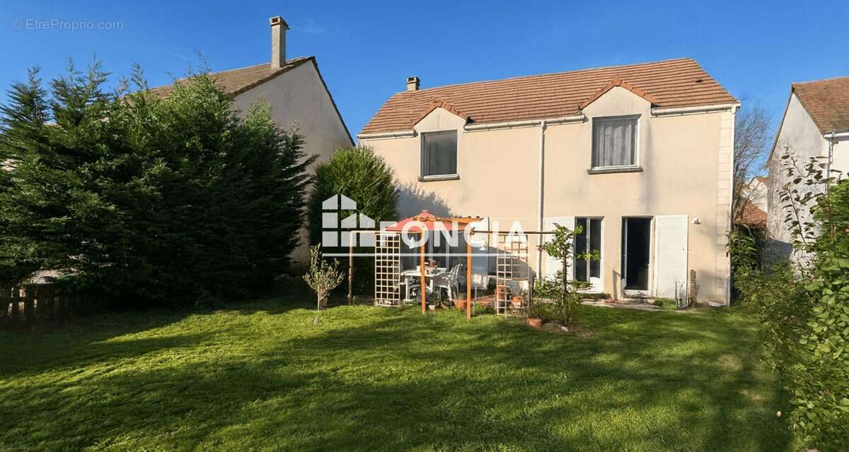 Maison à MONTEVRAIN