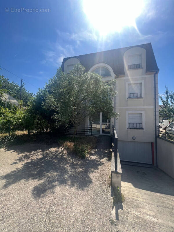 Appartement à SARTROUVILLE