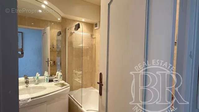 Appartement à VALLAURIS