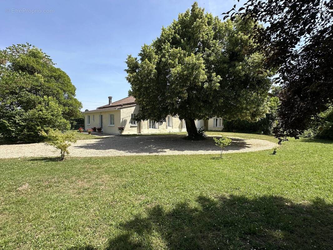 Maison à MONTCARET