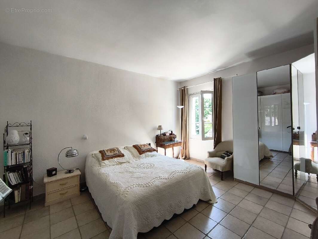 Maison 222 m² à Nesles-La-Vallee  - photo 6