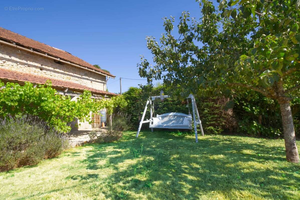 Maison charmante de 2 chambres, situé dans un hameau proche de Confolens, piscine hors-sol - photo 24