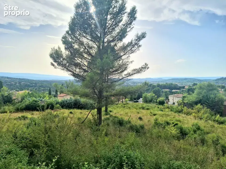 Terrain à APT