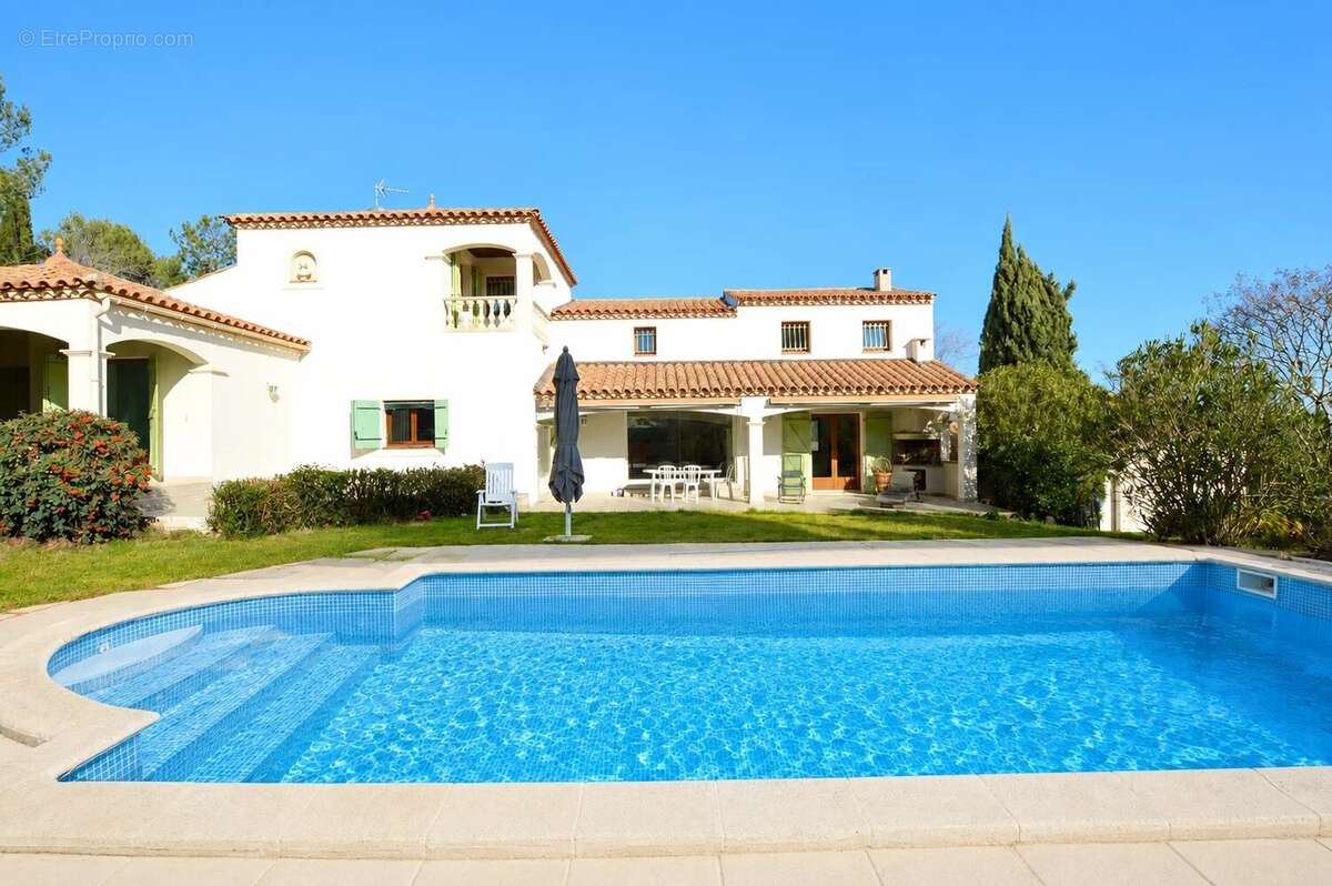 Exclusivité – Maison T7 de 217 m² avec double garage sur 1 794 m² à Combaillaux, à 5 minutes de Saint-Gély-du-Fesc - photo 2