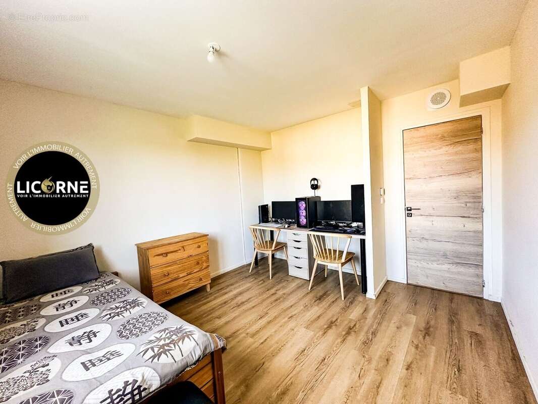 Maison à LE PUY-SAINTE-REPARADE