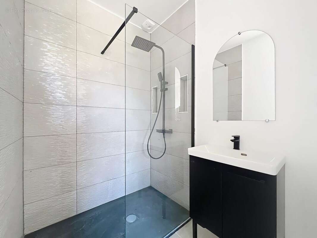 SALLE D'EAU SUITE PARENTALE - Maison à GRENTHEVILLE