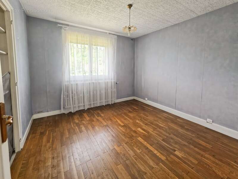 Maison indépendante 91 m² avec sous-sol complet et dépendance sur 650 m² à Montmorot (39) - photo 7