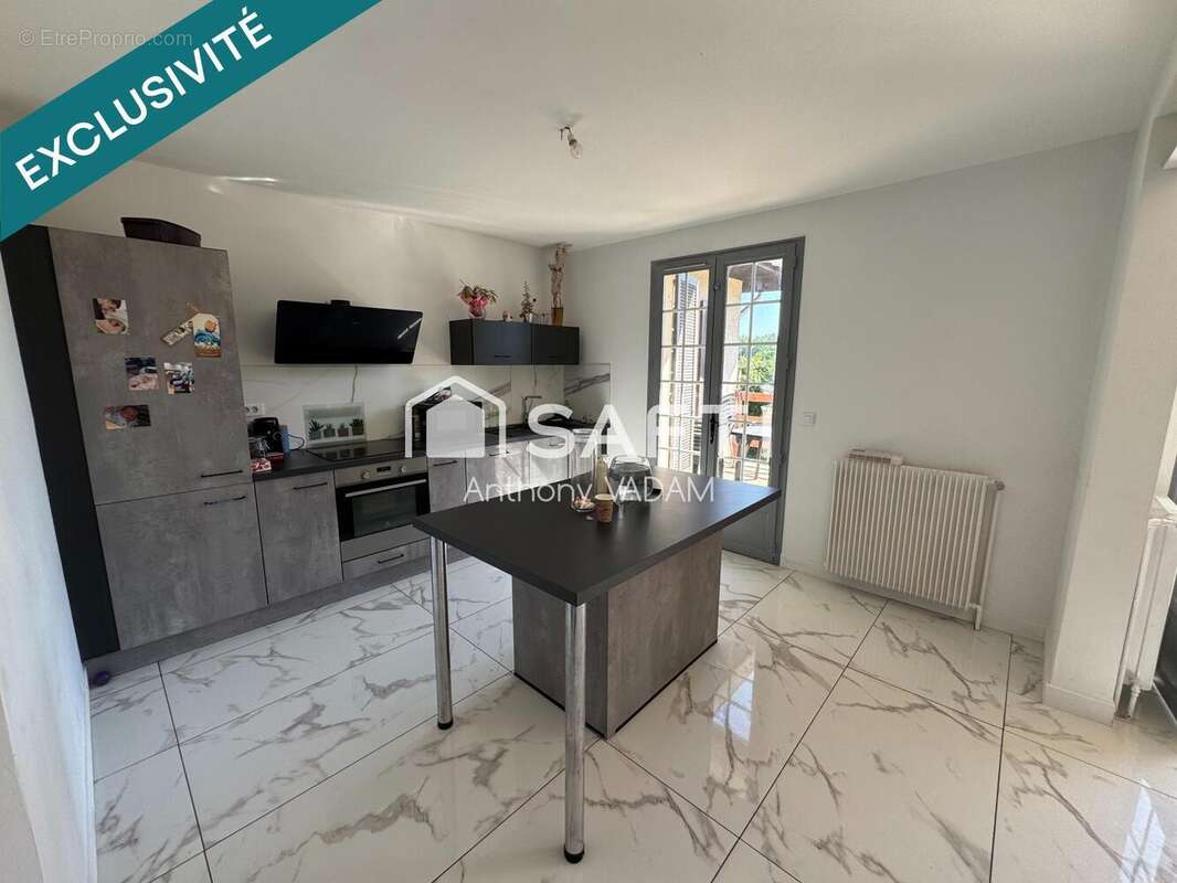 Maison 174 m² à Toulouse-Le-Chateau  - photo 3