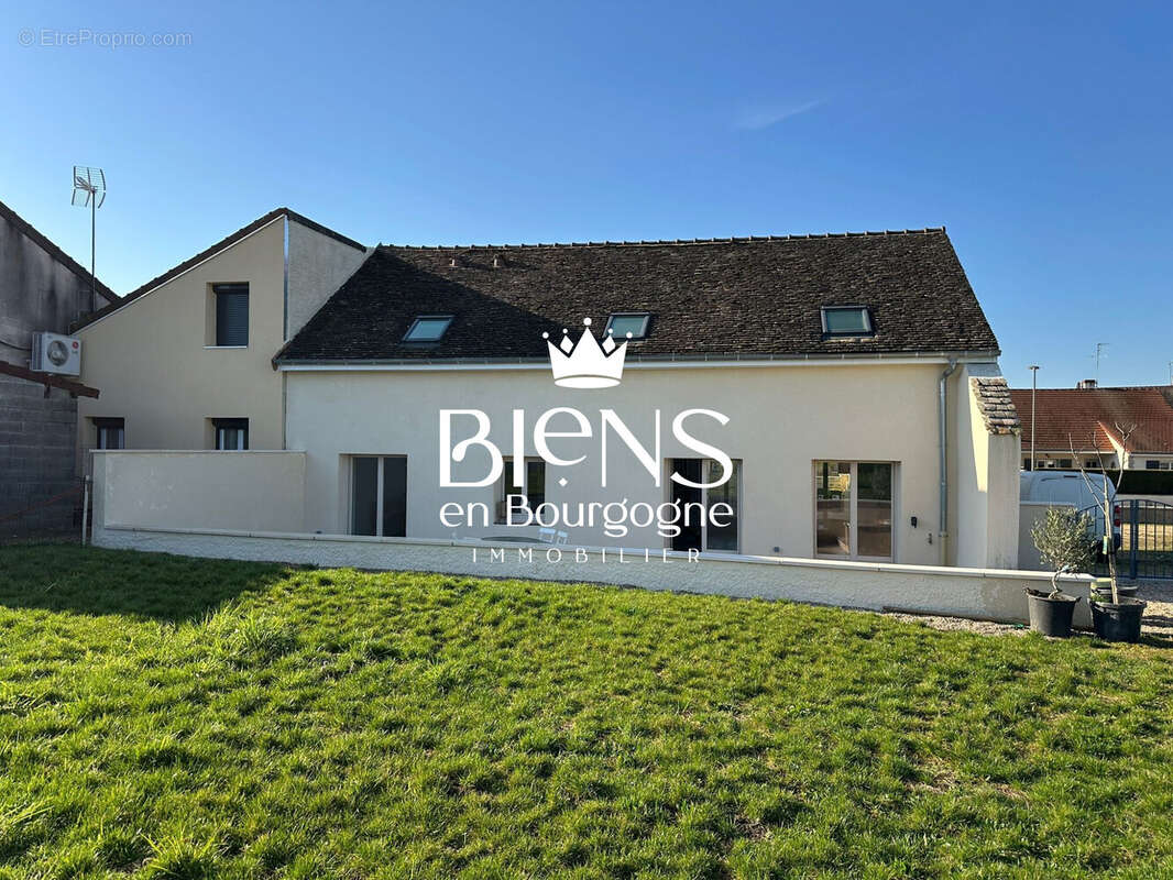 Maison à SAINT-MARCEL