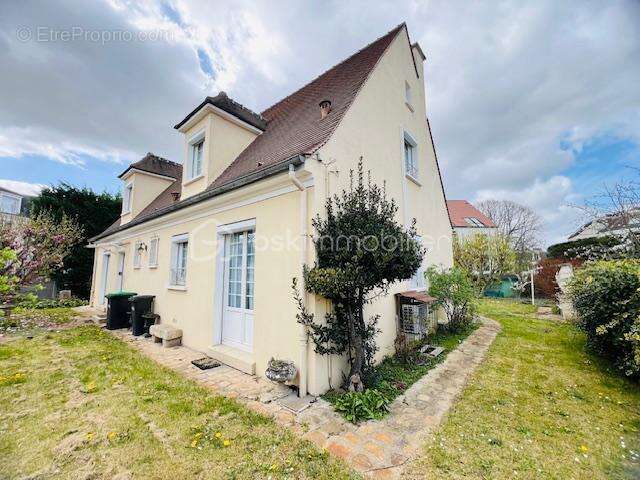 Maison à ARPAJON