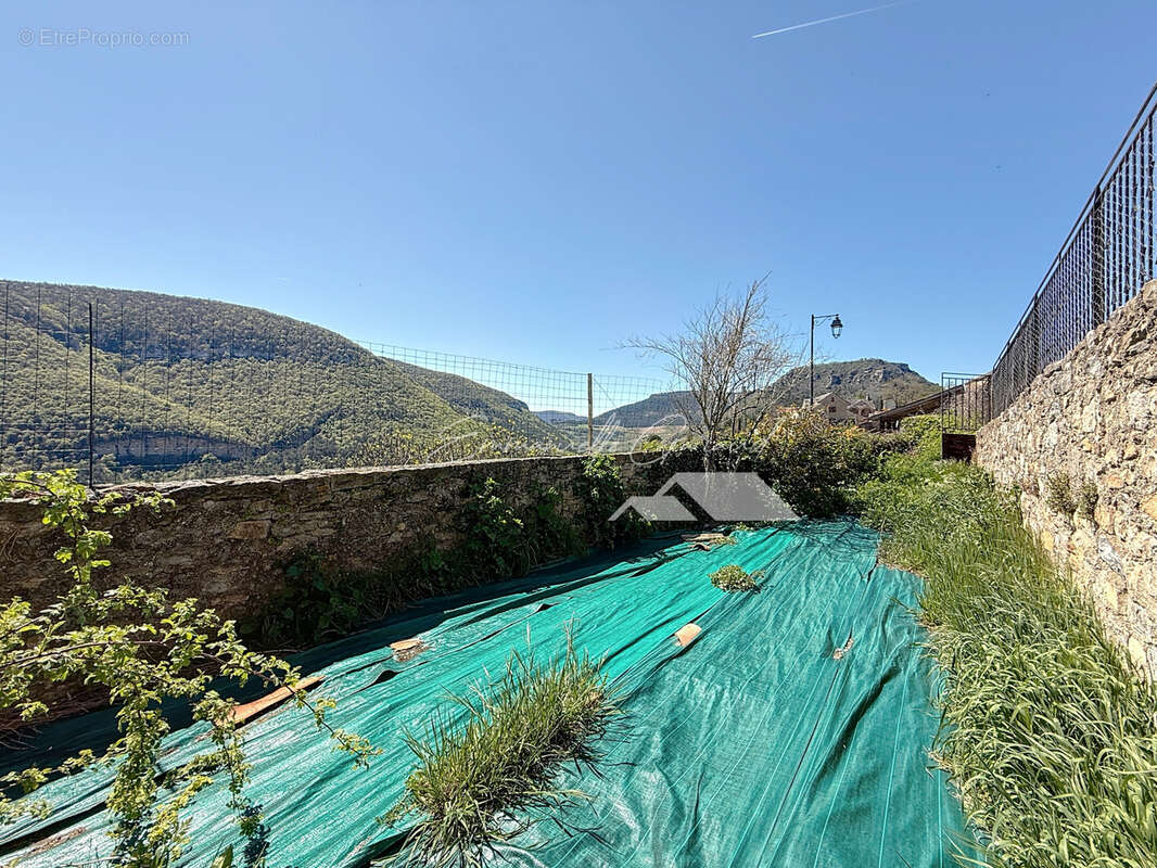 Maison à MOSTUEJOULS