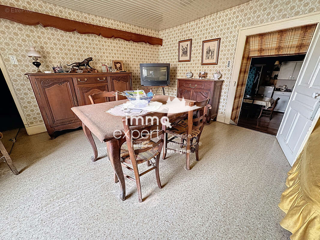 Maison à OELLEVILLE