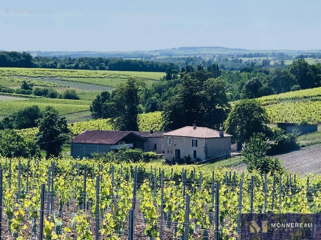 Maison à BARBEZIEUX-SAINT-HILAIRE