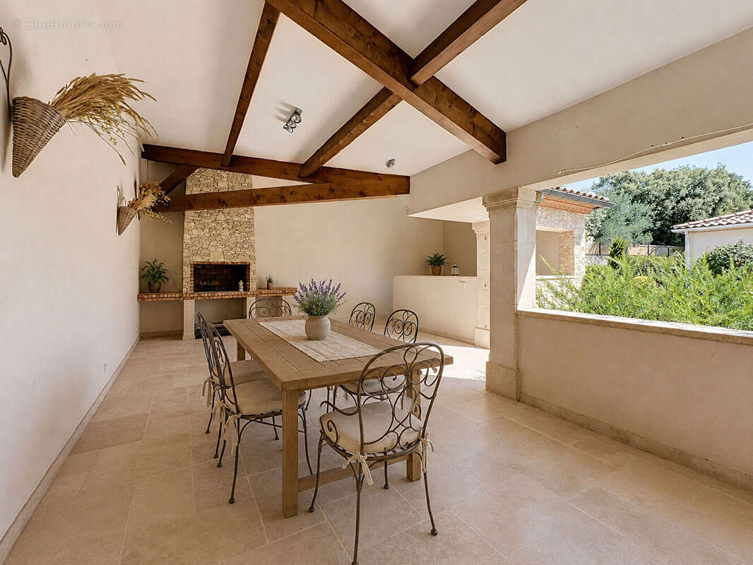 Nouveaute - nimes vacquerolles - grande villa familiale 9 pieces avec piscine - photo 2