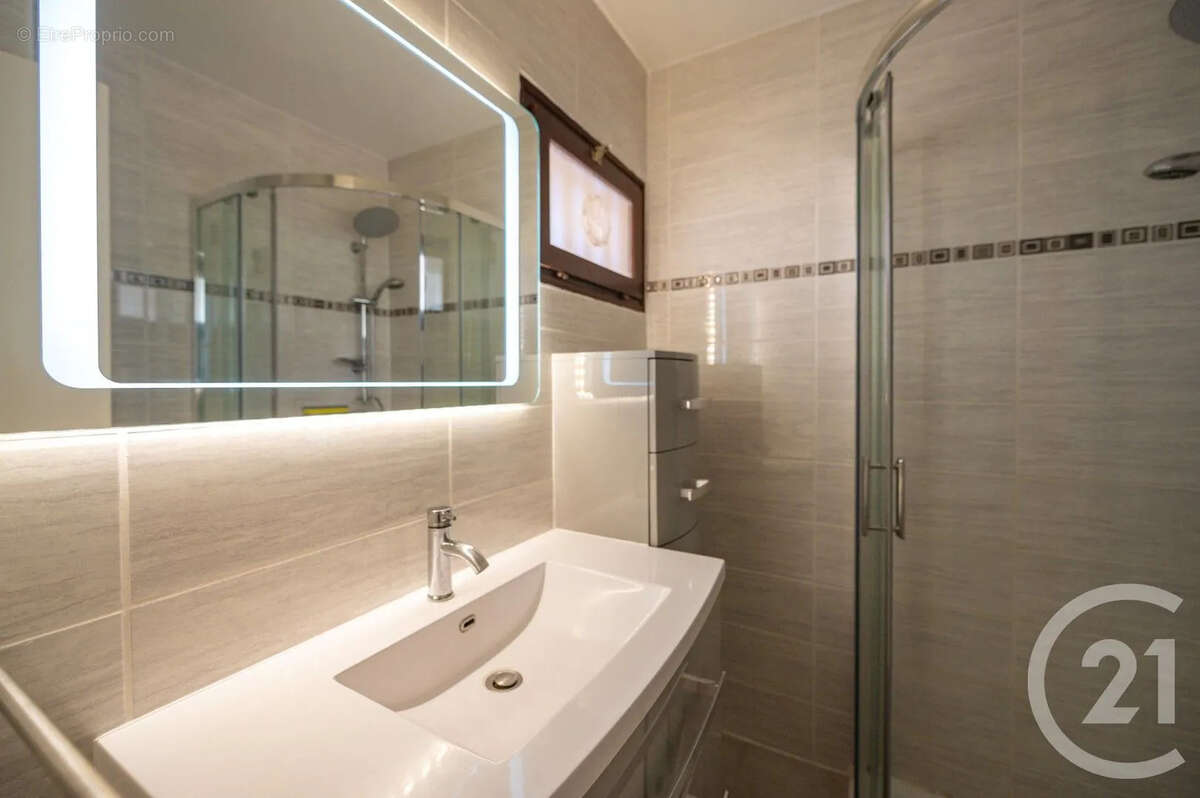 Appartement 30 m² à Bormes-Les-Mimosas  - photo 5