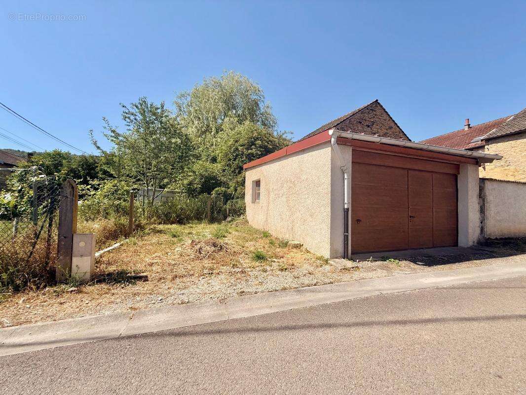 Maison avec 3 chambres et 2 garages sur un terrain de 742m² - photo 17