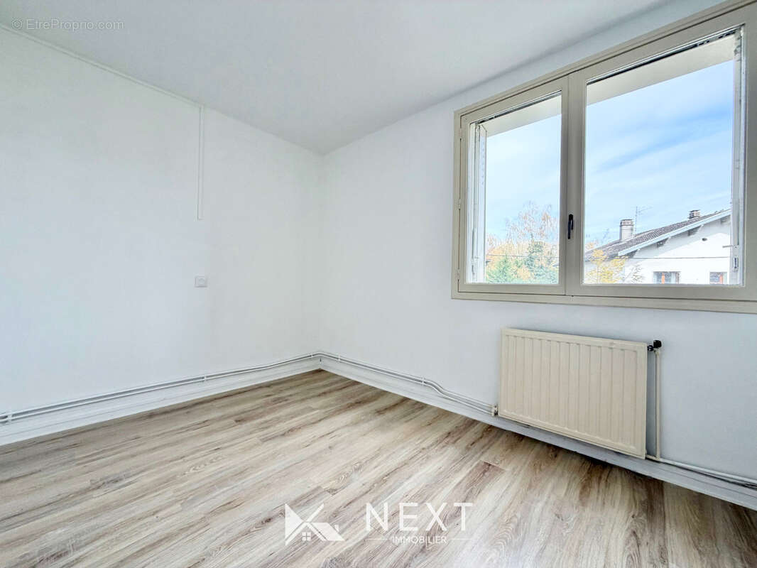 Appartement à SAINT-MARTIN-D'HERES