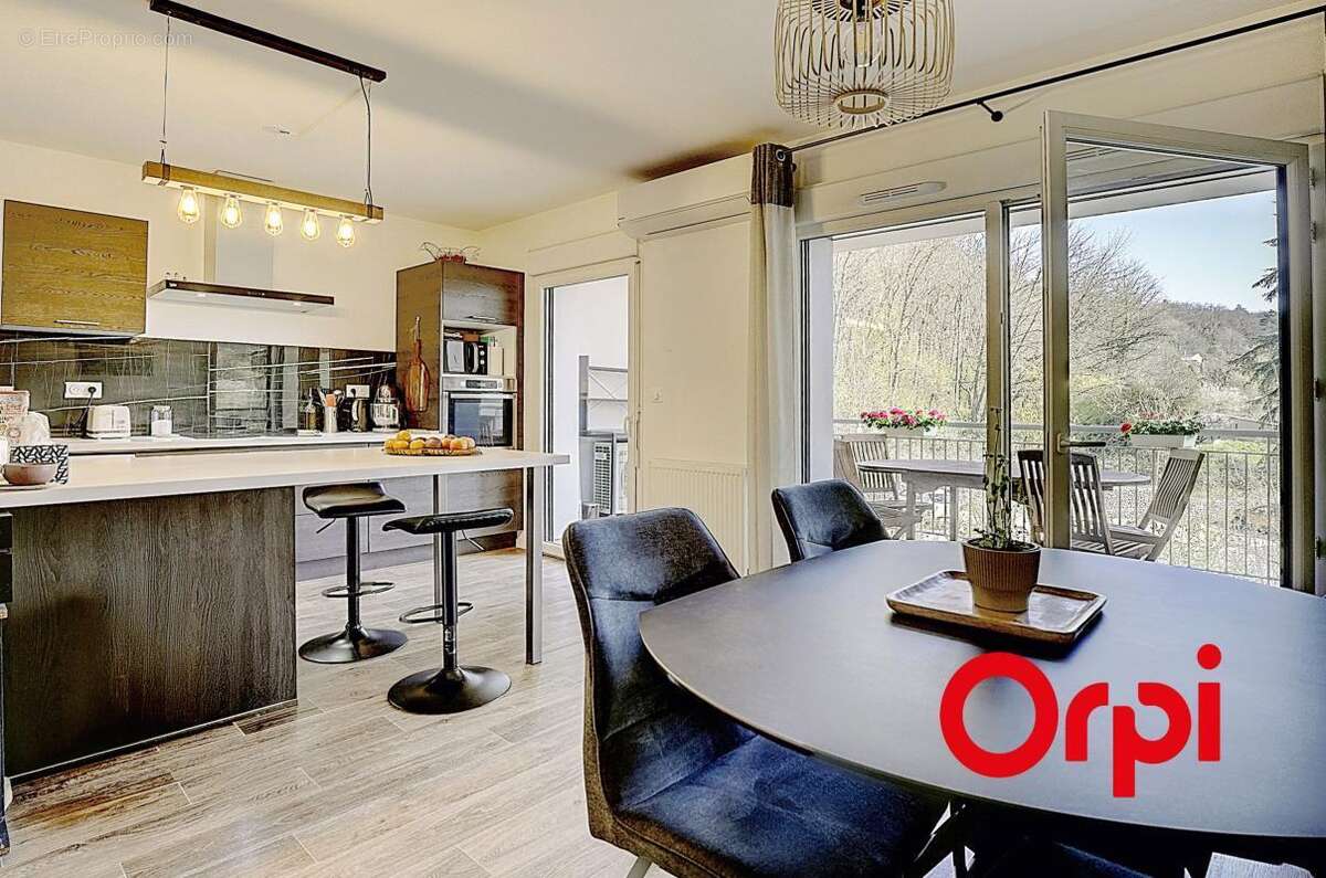 Appartement à FONTAINES-SUR-SAONE