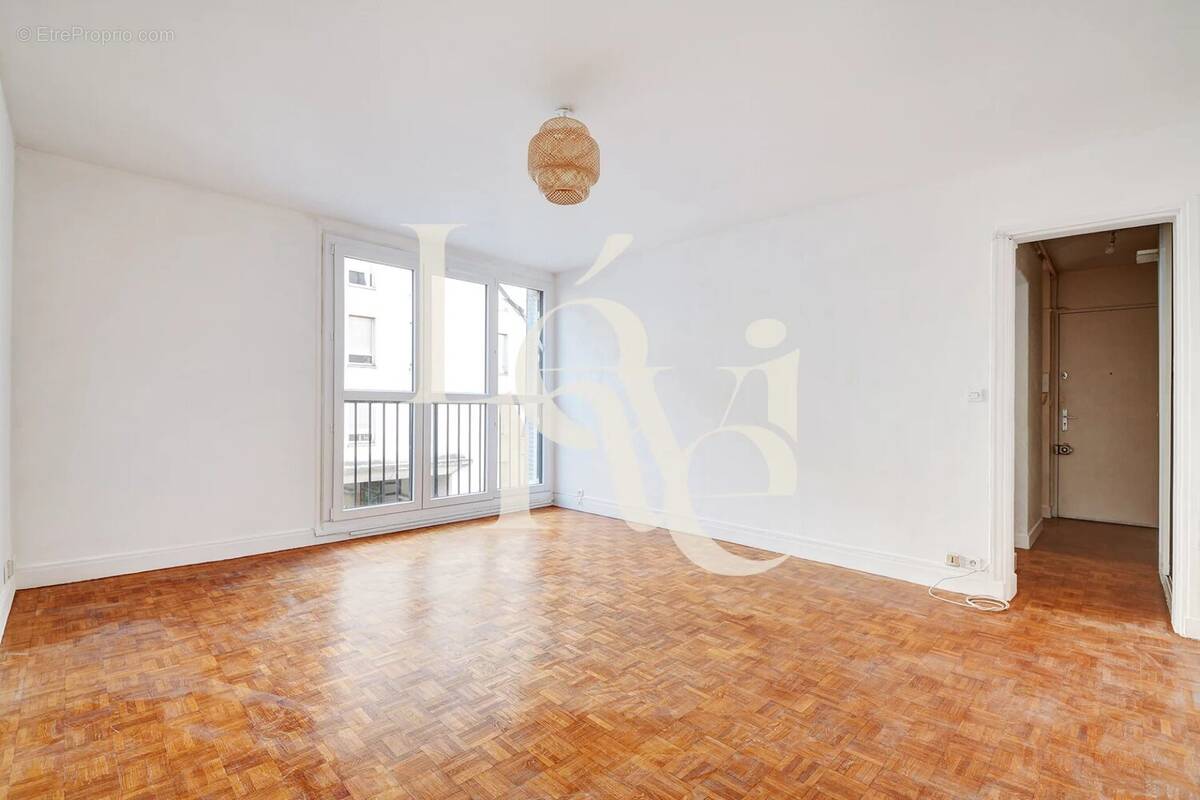 Appartement à IVRY-SUR-SEINE