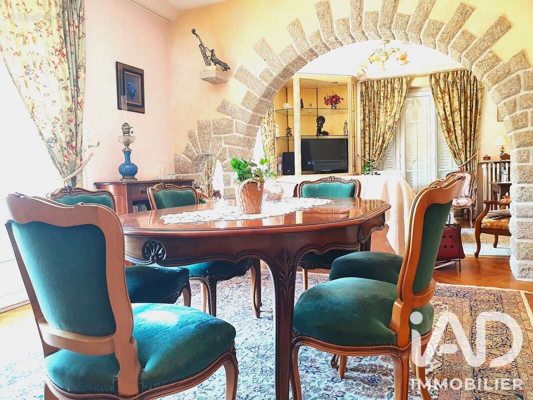 Maison 261 m² à Espartignac  - photo 8