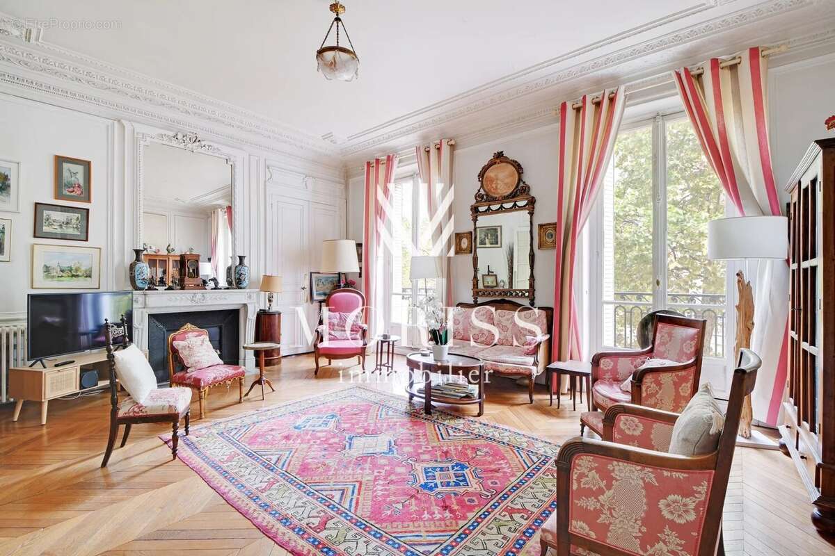 Appartement à PARIS-17E