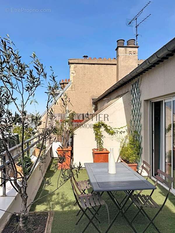 Appartement à PARIS-17E