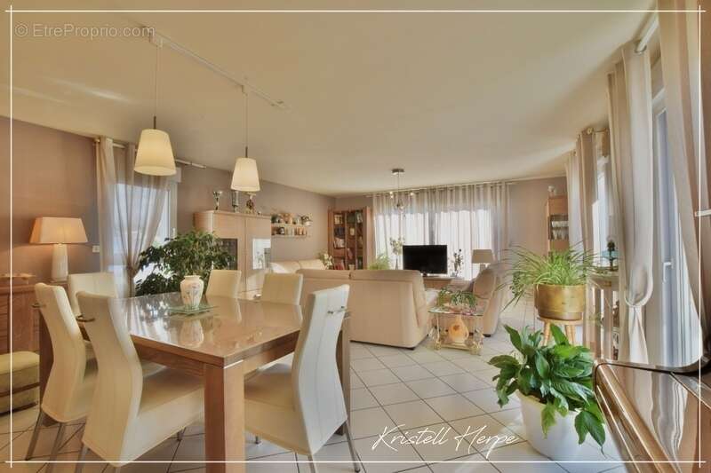 Maison à CARHAIX-PLOUGUER