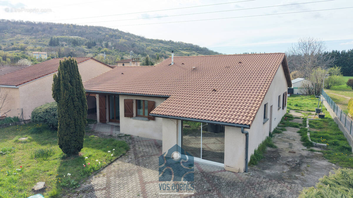 Maison à MENETROL