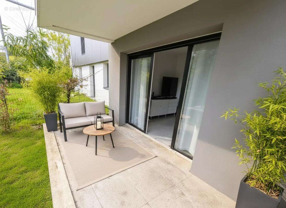 Appartement à PAREMPUYRE