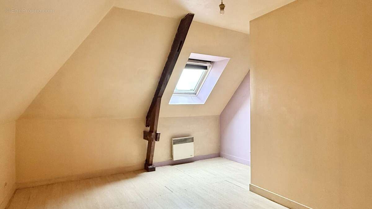 Maison à BONNETABLE