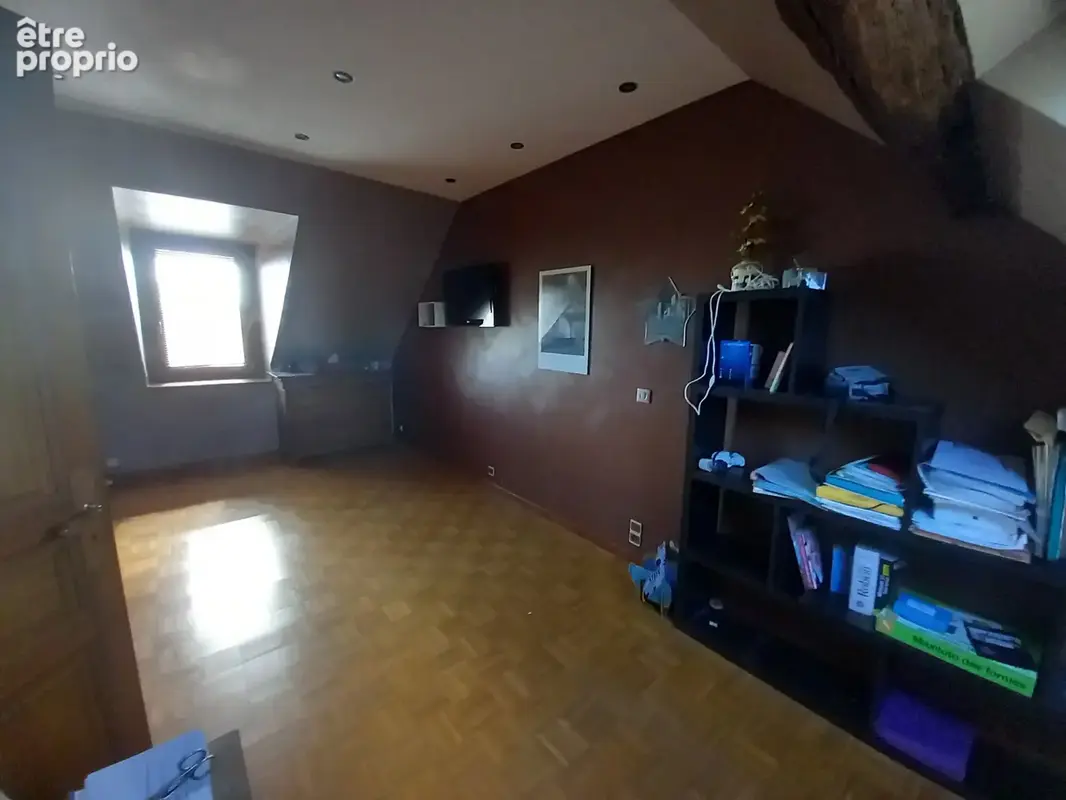 Maison de village 186 m2 habitables avec dépendances, studio et grand terrain - photo 19