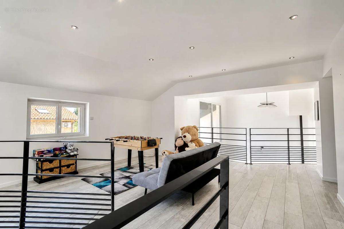 Moidieu-Détourbe - Ancienne grange de 160 m² réinventée - photo 17