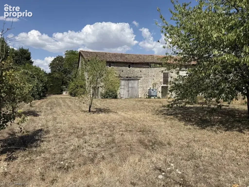 Grange A Rénover Avec Un Jardin Clos Sur 961m² Près de Ruffec - photo 16