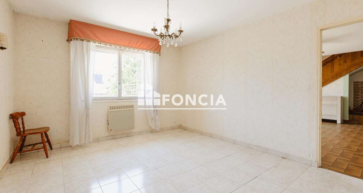 Maison à SAINT-JACQUES-DE-LA-LANDE