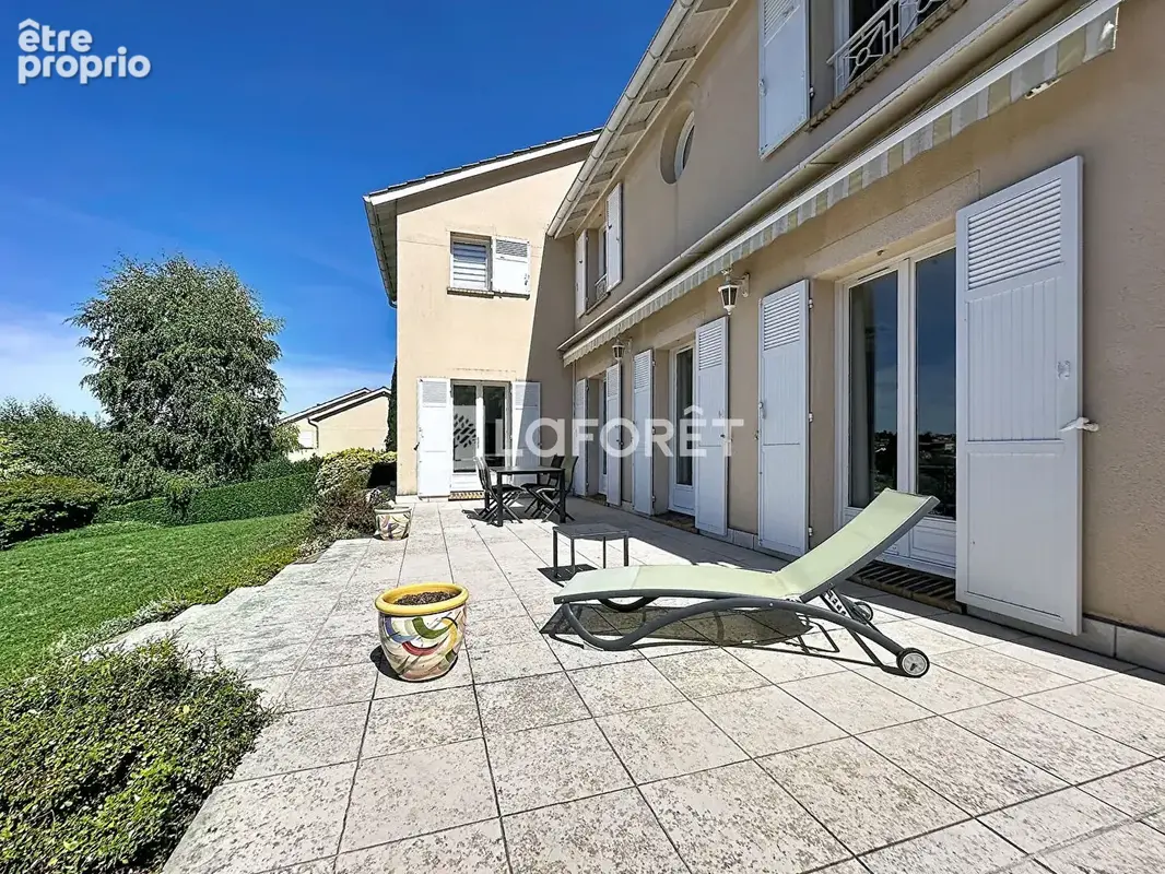 Maison Fontaines Saint Martin 6 pièce(s) 185 m2 - photo 4