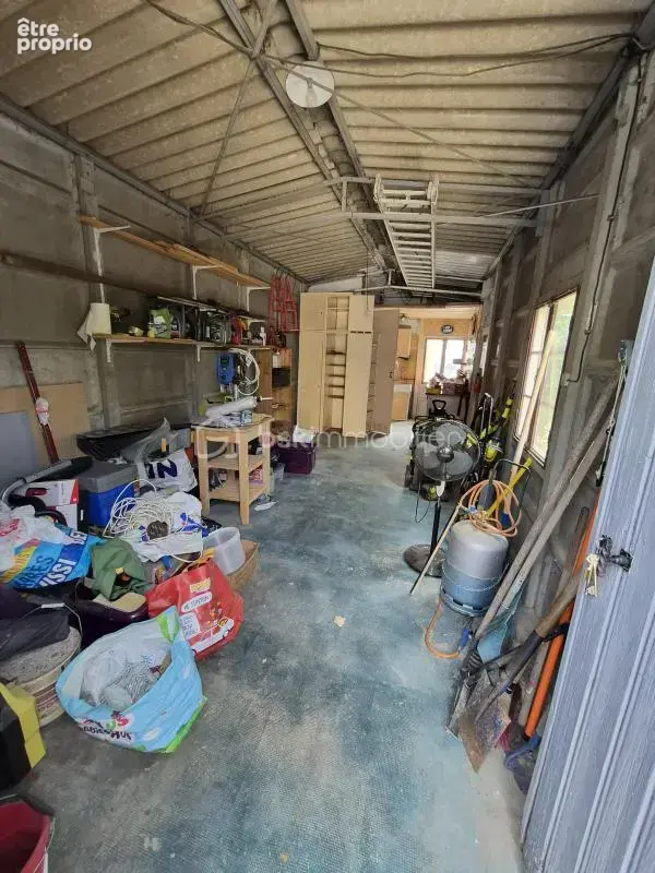 Maison familiale avec grand terrain, garage et dépendance - photo 5
