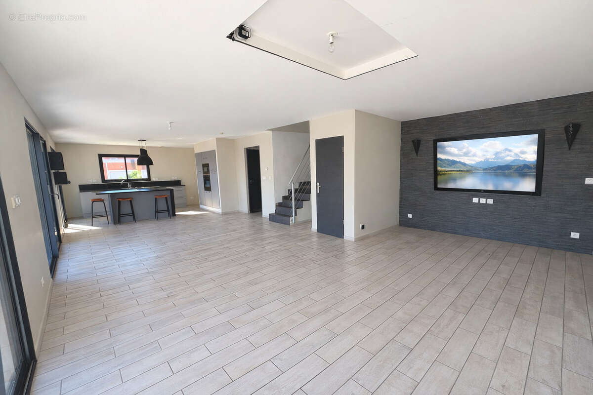 Maison à MONTELIMAR