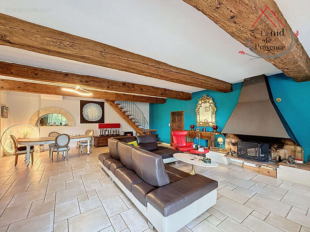 Mas de 250 M2 avec piscine - photo 6