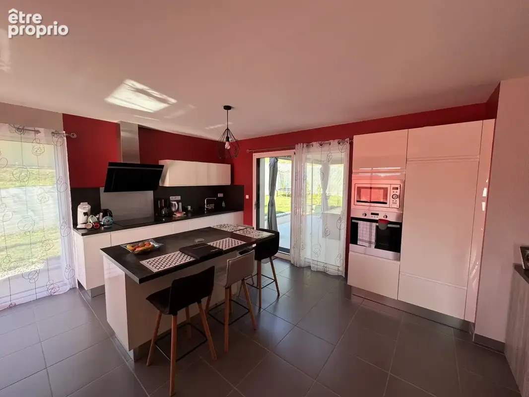 Maison à Ussel en CORREZE - photo 2