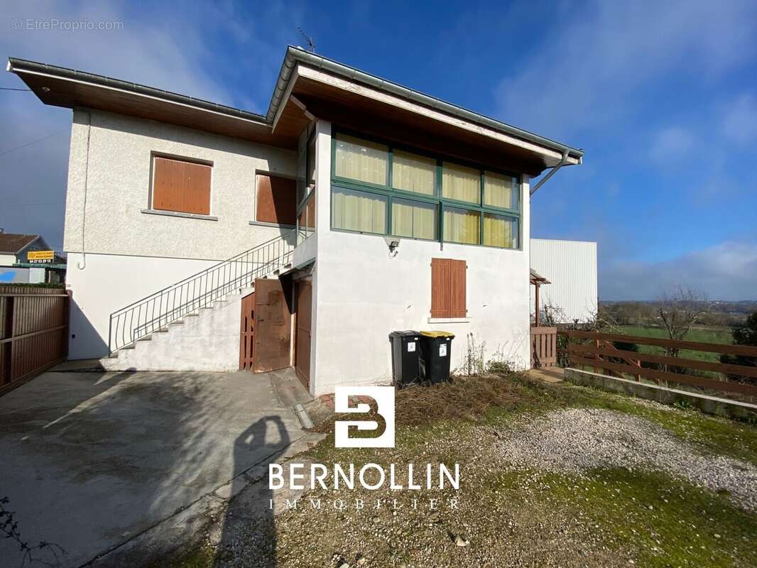 Maison à MONTREVEL-EN-BRESSE