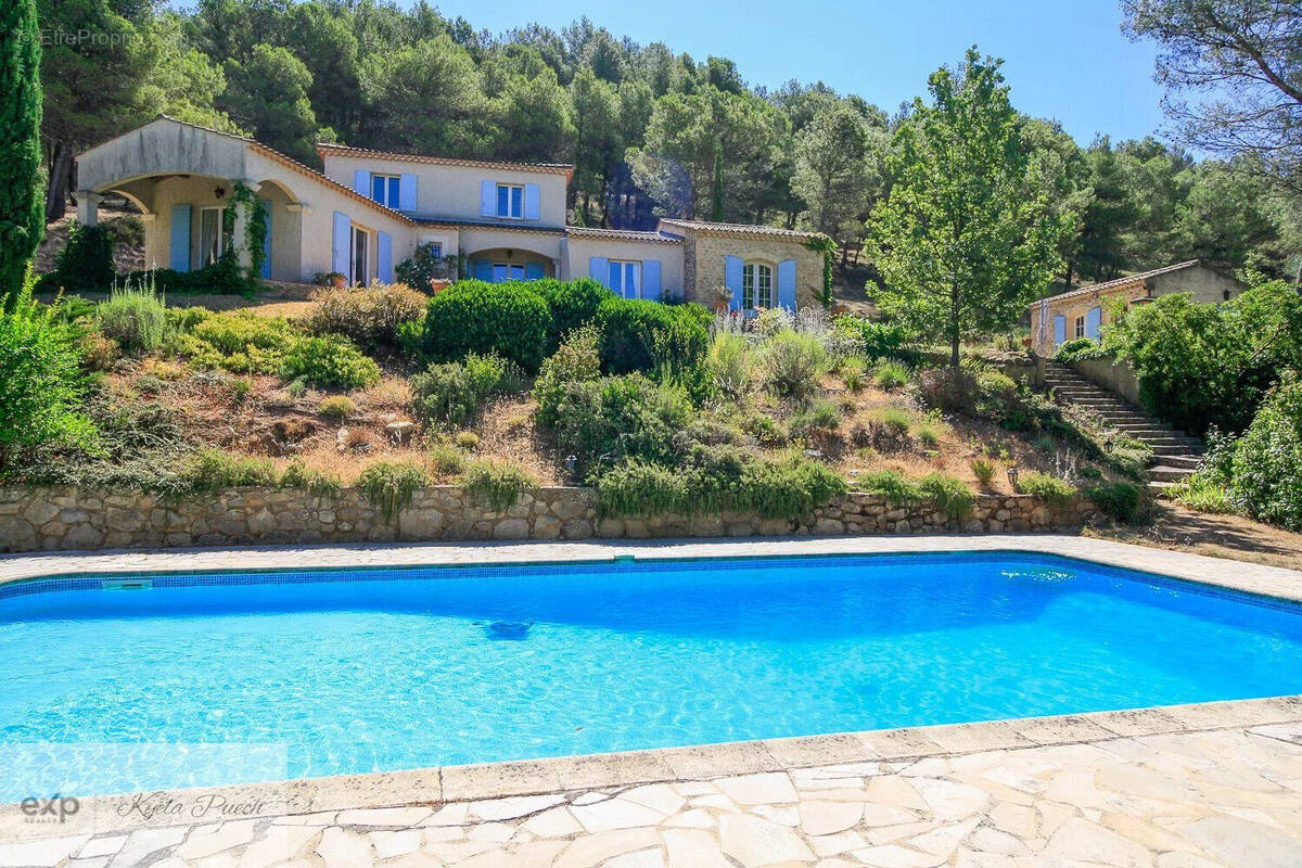 Maison au calme, en campagne, non isolée, charme provençal, terrain, piscine, annexe - Maison à ROGNES
