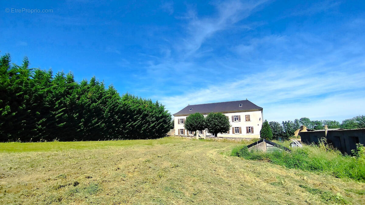 Aux portes de Roanne - Demeure de charme - photo 2