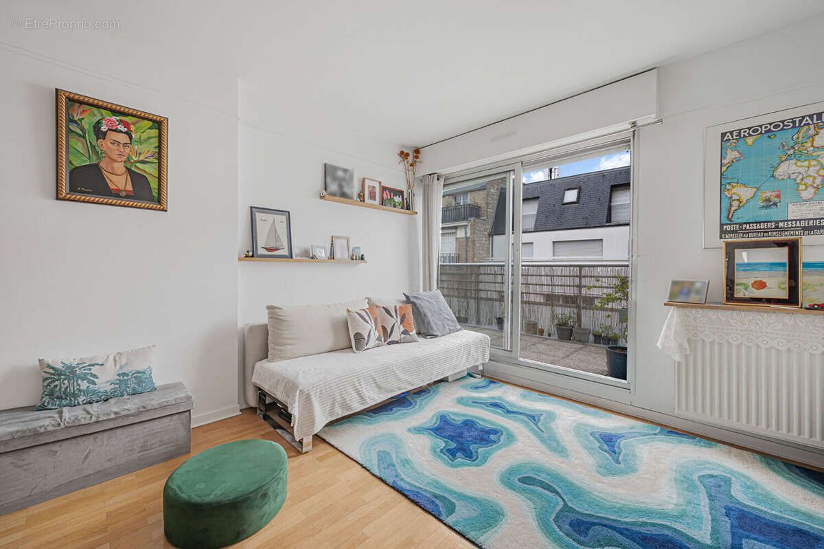 Appartement à PARIS-14E