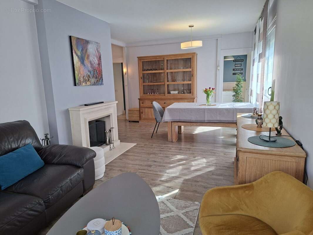 Appartement à FONTENAY-LE-FLEURY