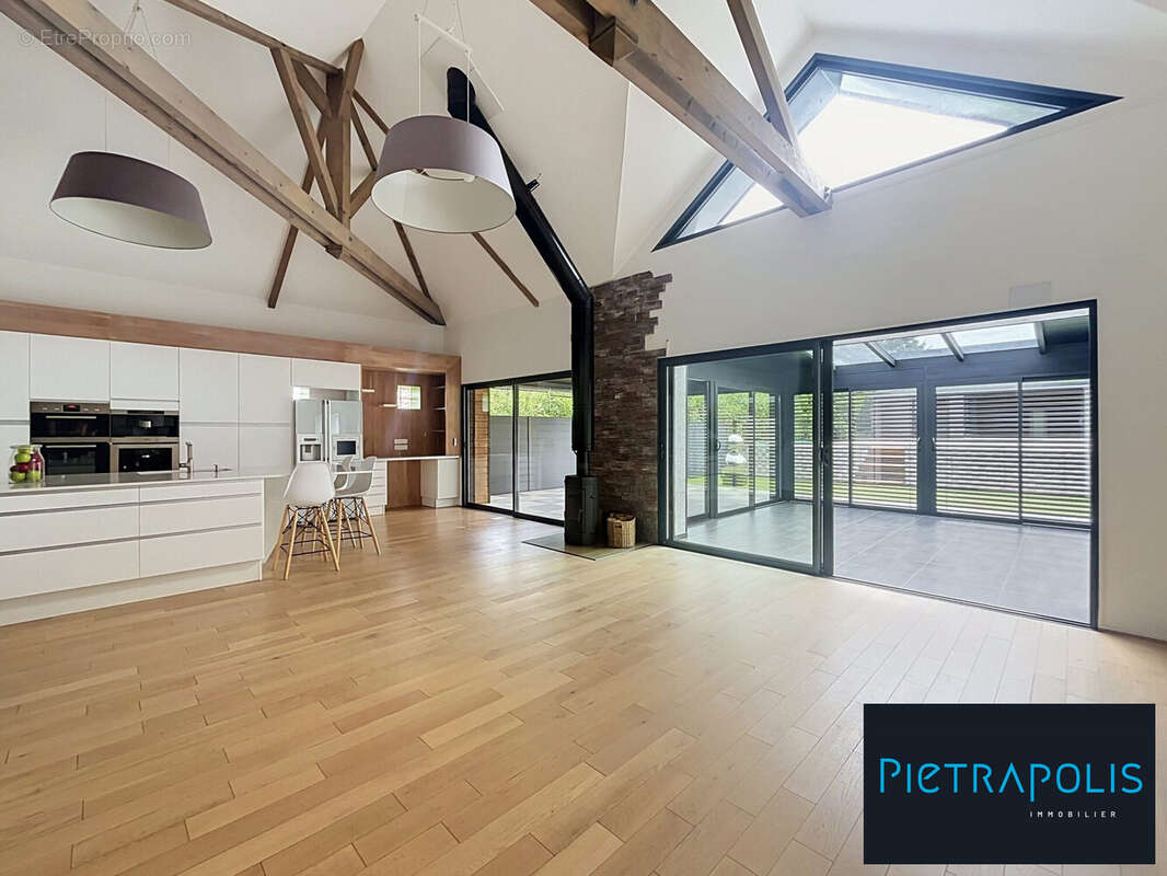 Maison 203 m² à Corcelles-Les-Monts  - photo 3