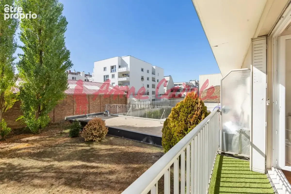 Deux pièces de 44,15m2 avec balcon rénové par architecte en - photo 3